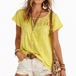 Hannah Lace Tee – Yellow – Size Medium